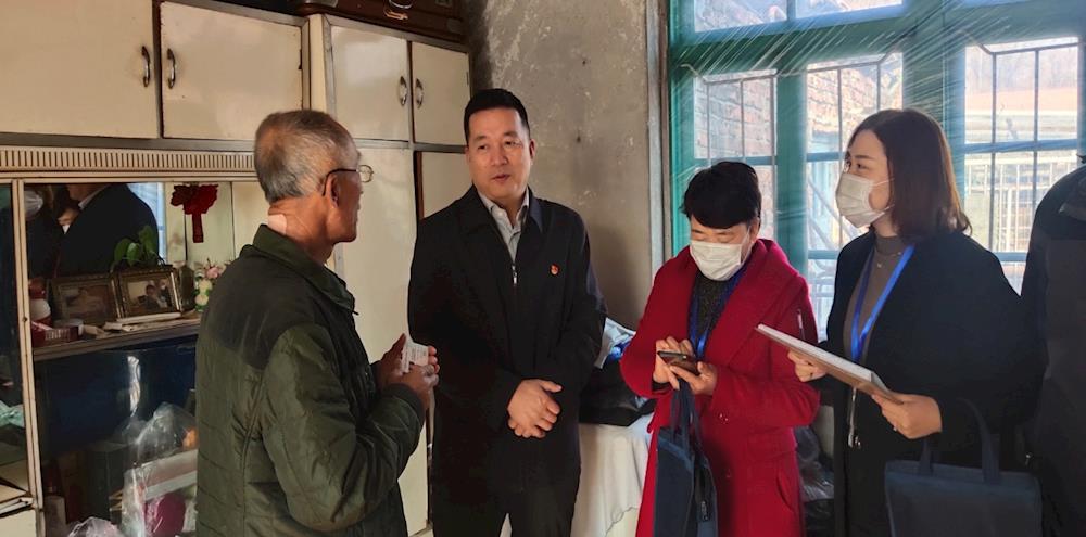 本溪满族自治县县委县政府主要领导 参与普查指导普查