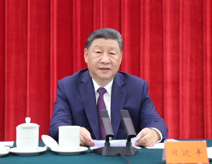  转发  中共中央举行纪念邓小平同志诞辰120周年座谈会 习近平发表重要讲话